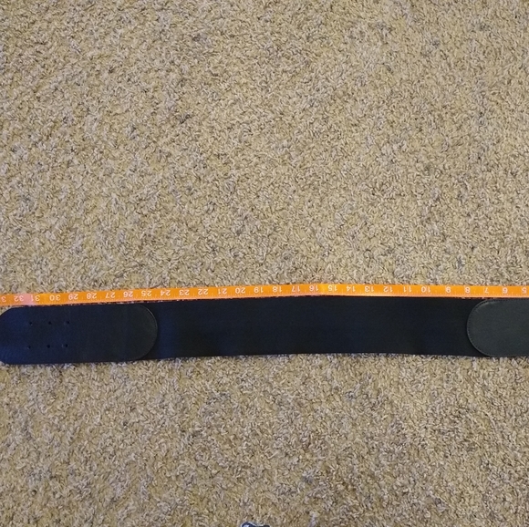 wide belt with bow size medium - Picture 3 of 3